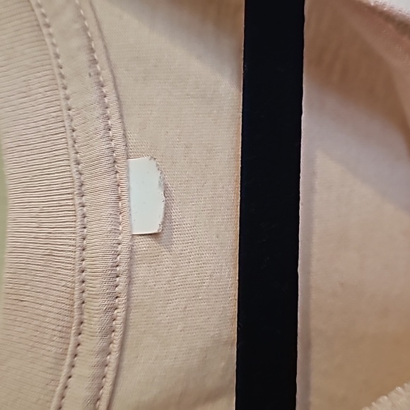 Large super cute Easter bunny 🐰 t shirt - Picture 4 of 4